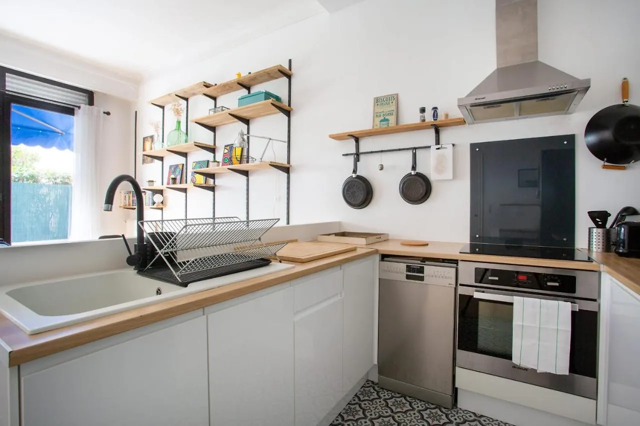 Apartment 10 Minutes From The Tram And The Sea نيس
